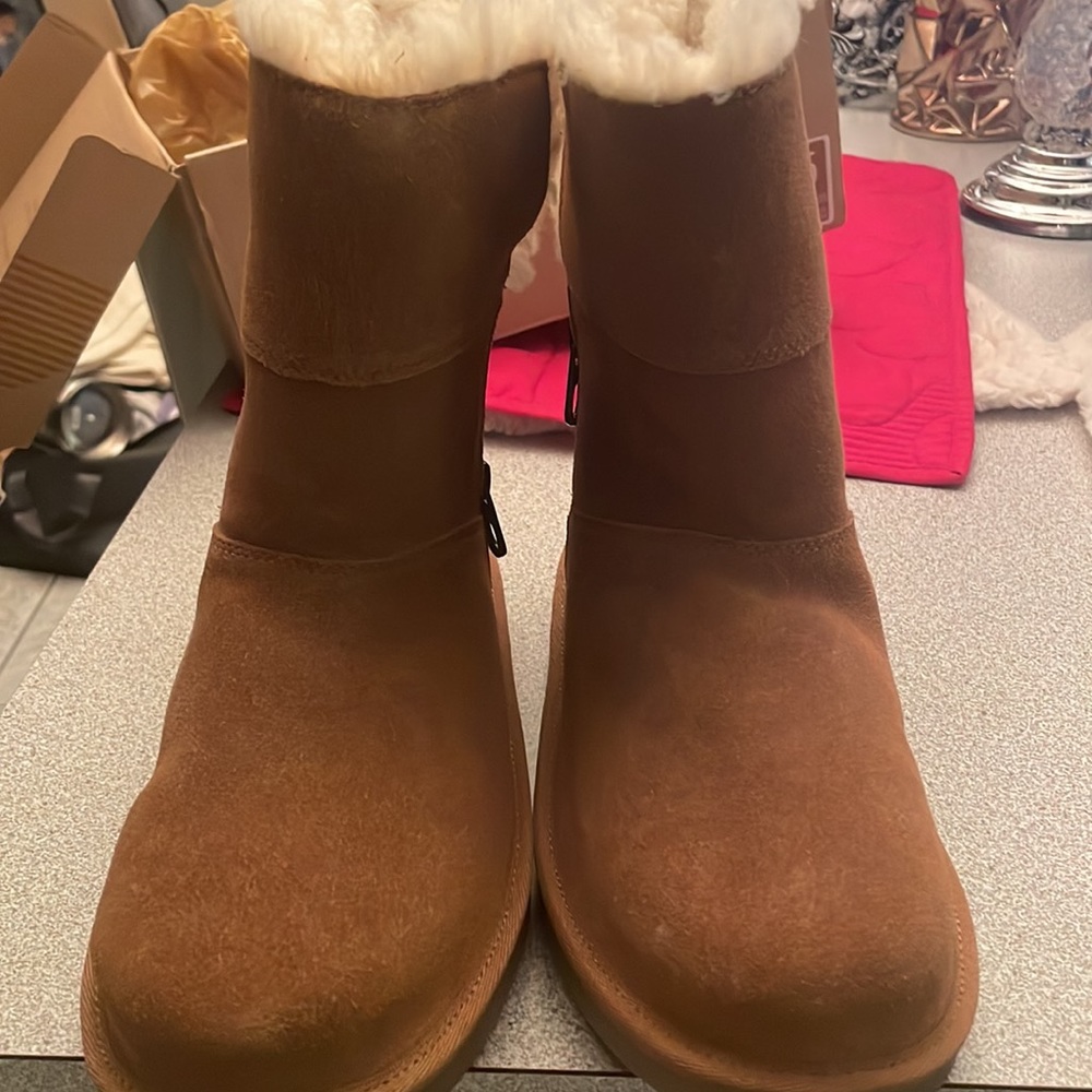 Kookaburra By UGGs Boots - Picture 2 of 6